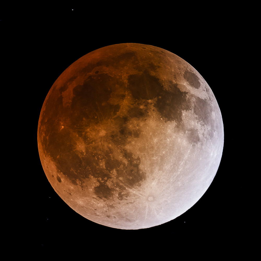 Total Lunar Eclipse April 2014 - First Totality