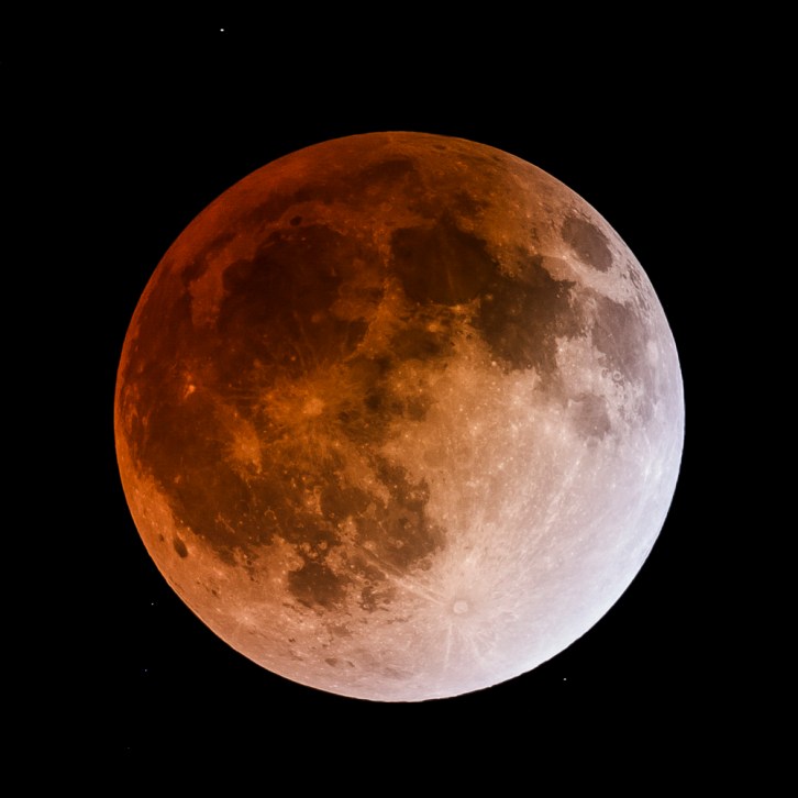 Total Lunar Eclipse April 2014 - First Totality
